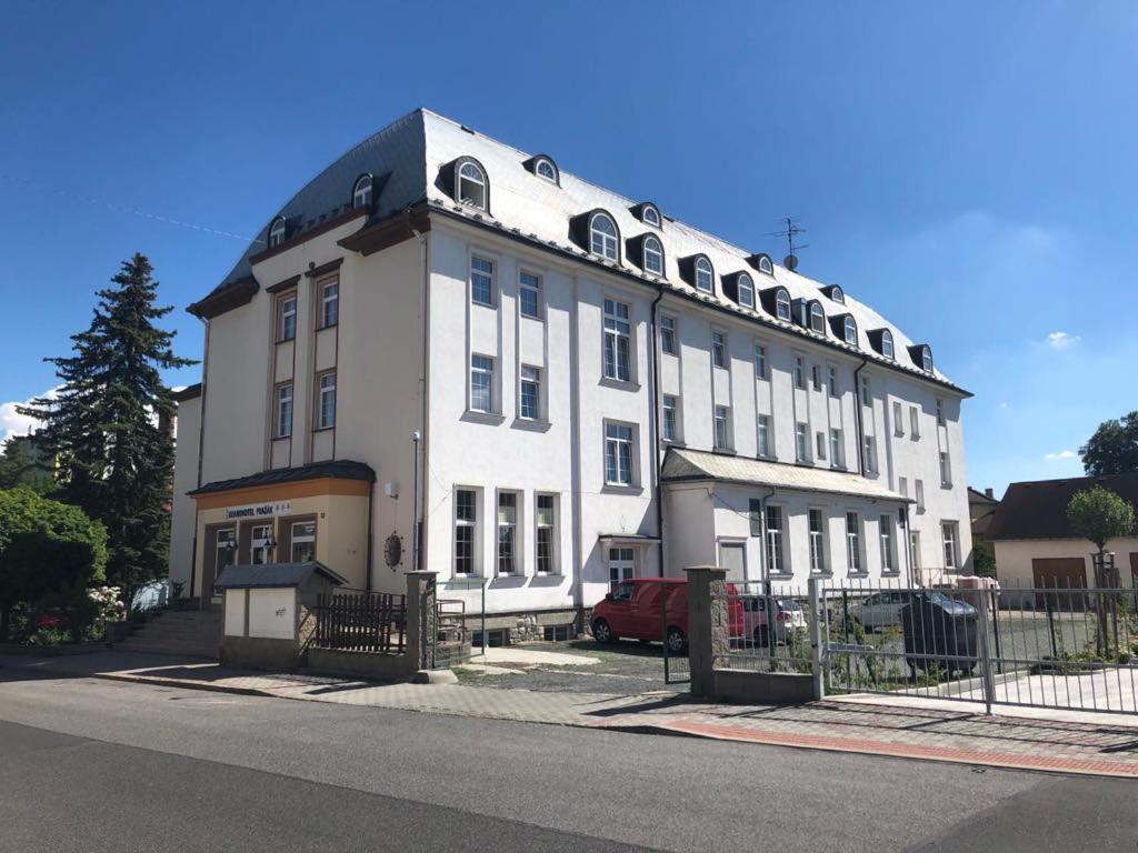 Grandhotel Nový Bor Exteriör bild
