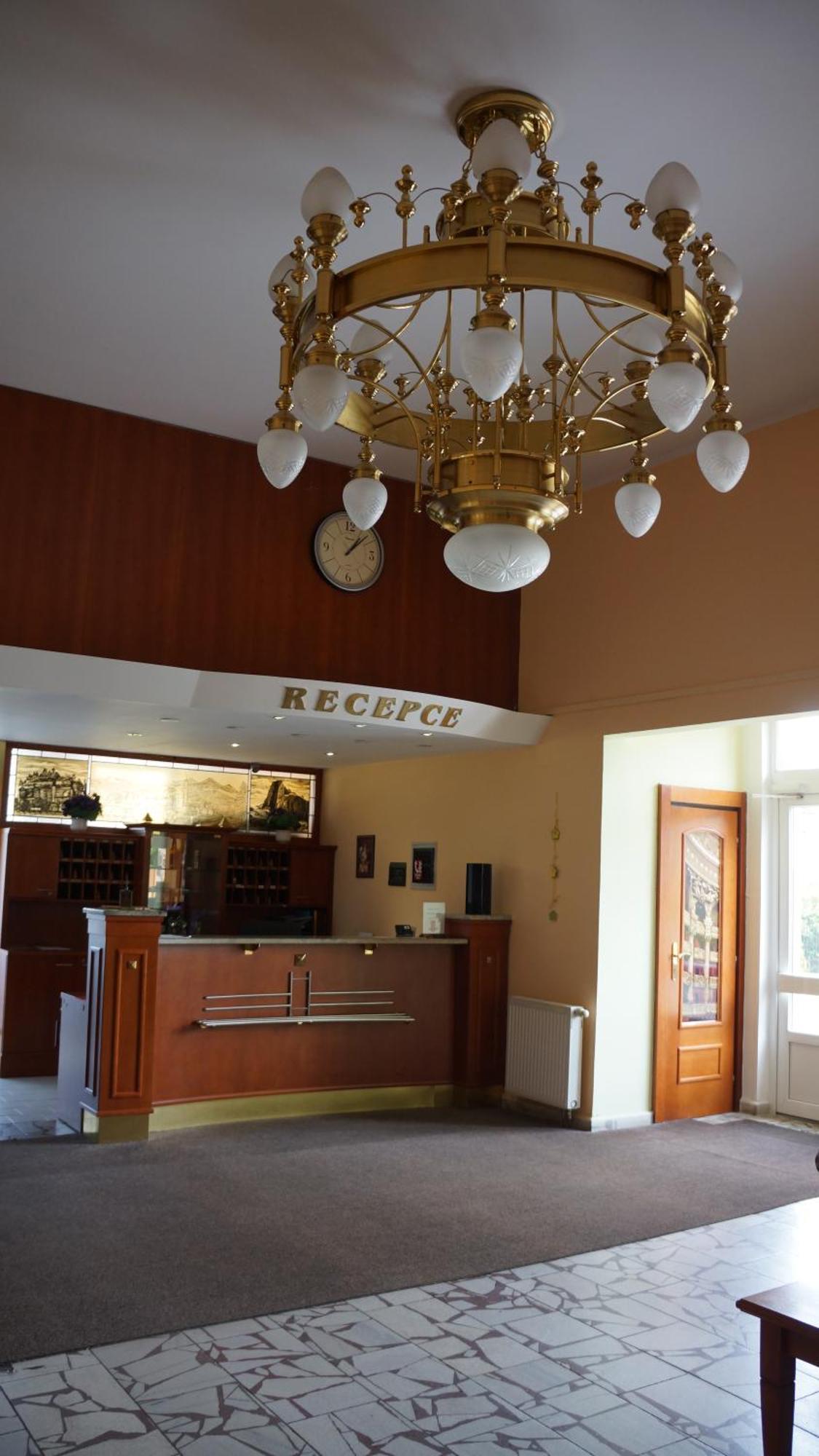 Grandhotel Nový Bor Exteriör bild